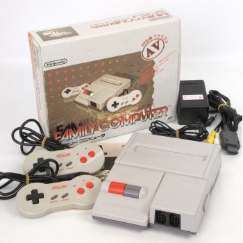 FAMICOM AV en boite avec cables 