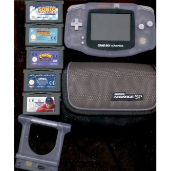 GAME BOY ADVANCE+5 jeux+Lumi&egrave;re+Sacoche