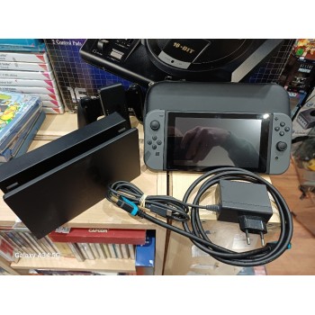Console SWITCH Grise avec Deck, Grip, cable hdmi et housse