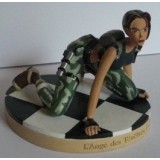 FIGURINE LARA CROFT l'ange des t&eacute;n&egrave;bres, galerie du louvre